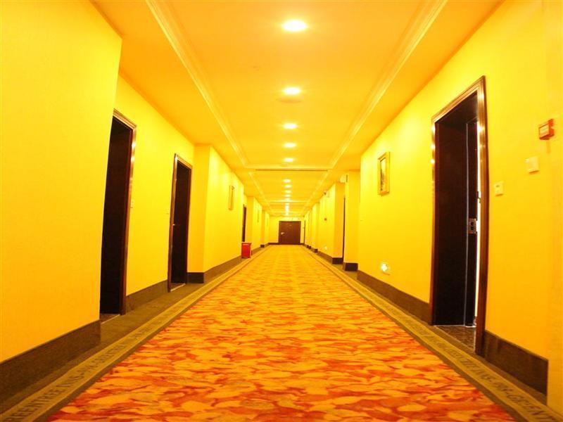 Greentree Inn Guangdong Shantou Gurao Gugui Road Business Hotel מראה חיצוני תמונה